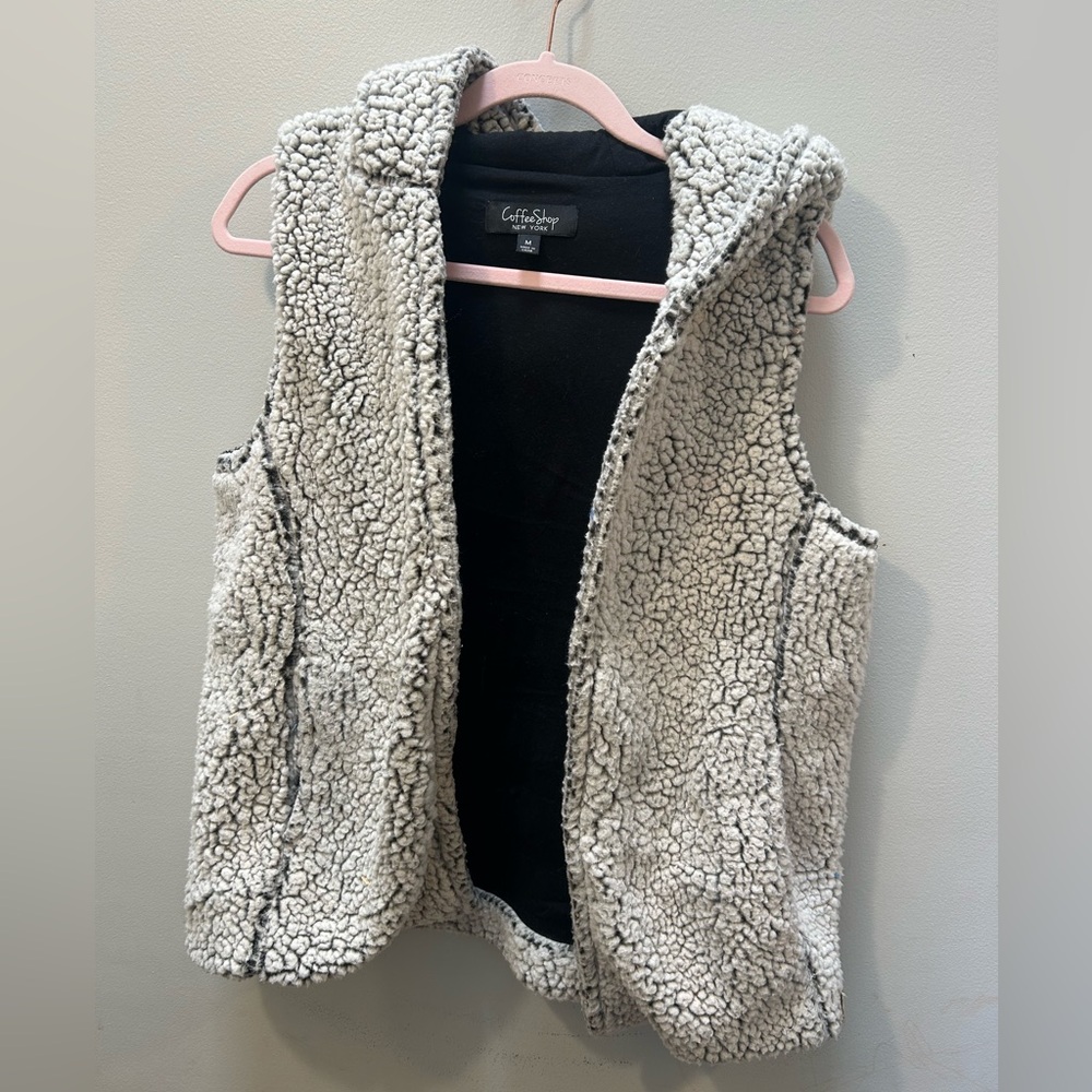 CoffeeShop Faux lambs wool vest with hood size Medium